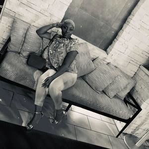 Meet your Posher, Dmone